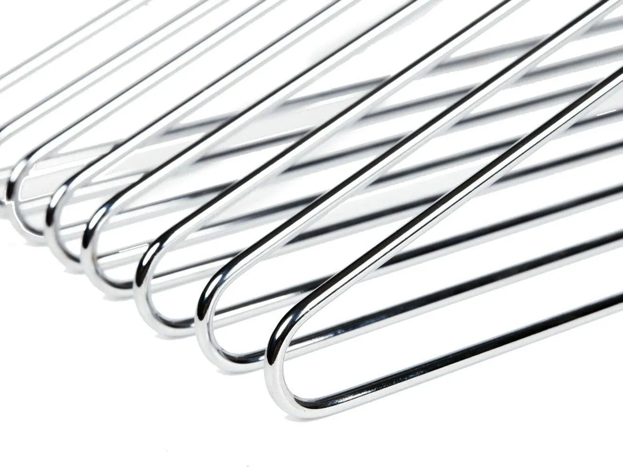43cm Metal Coat Hanger with Bar (3.5mm thick) Sold in Bundles of 25/50/100