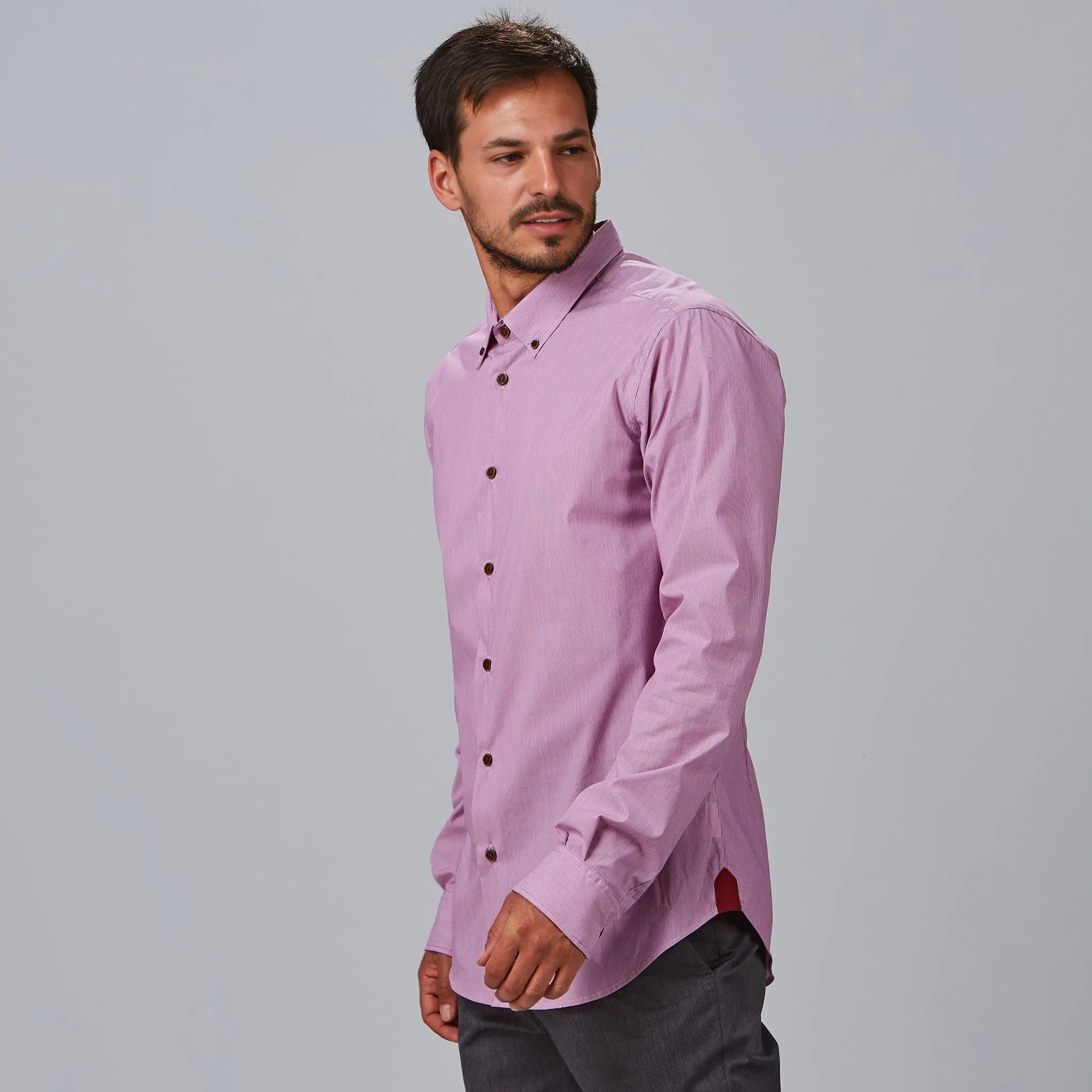 Camisa Slim Fit masculina com padrão de riscas Leonardo