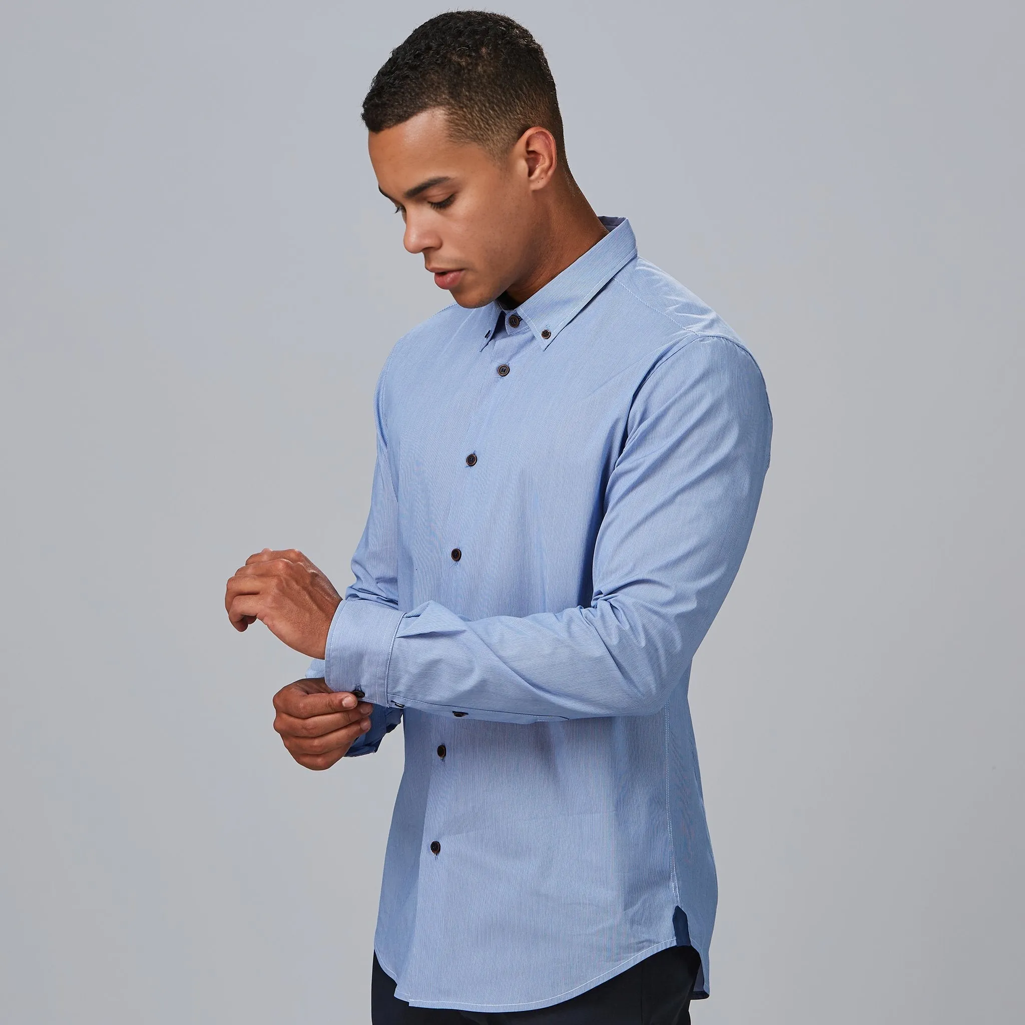 Camisa Slim Fit masculina com padrão de riscas Leonardo