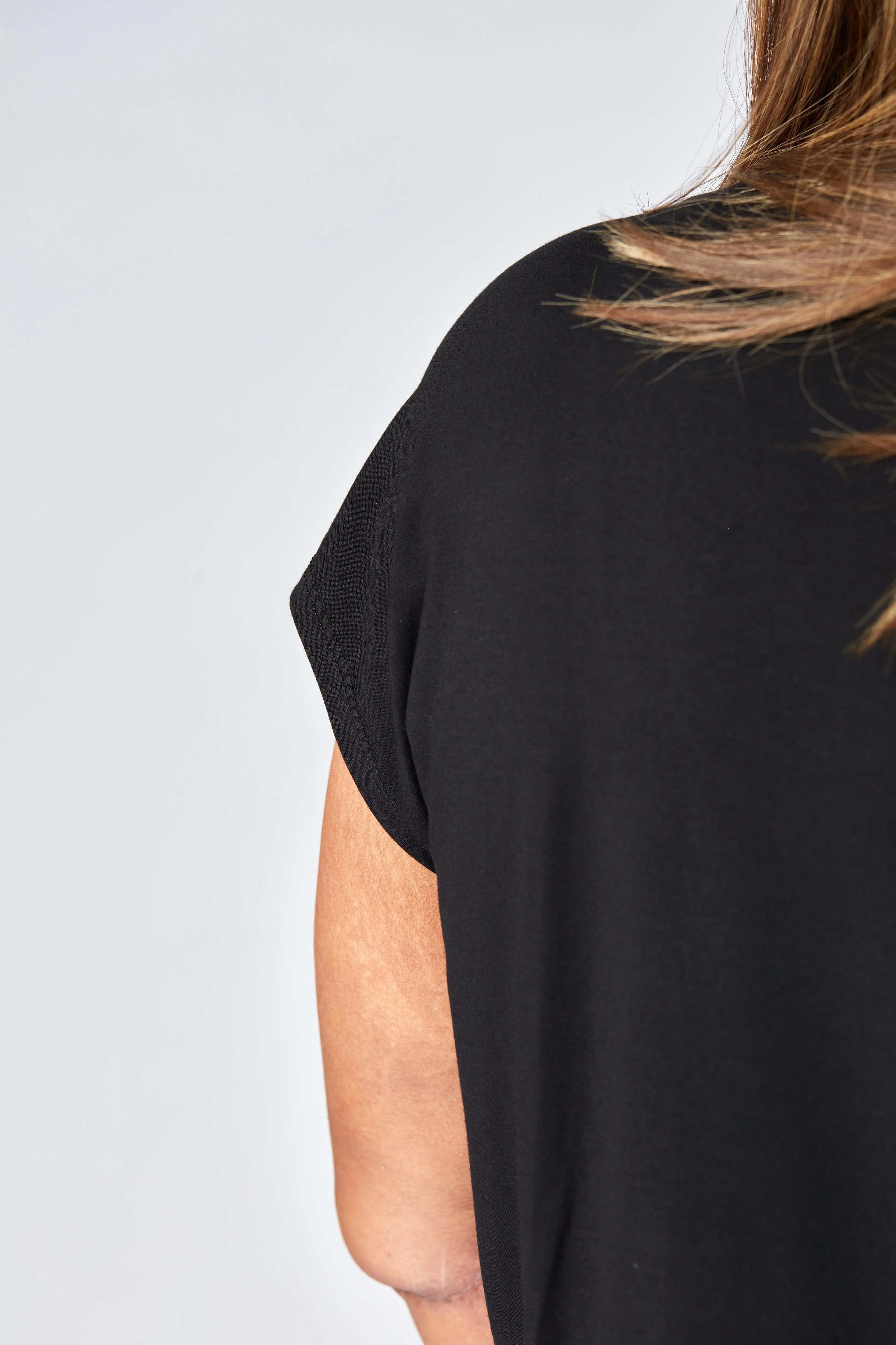 Cap Sleeve Crop Tee in Onyx