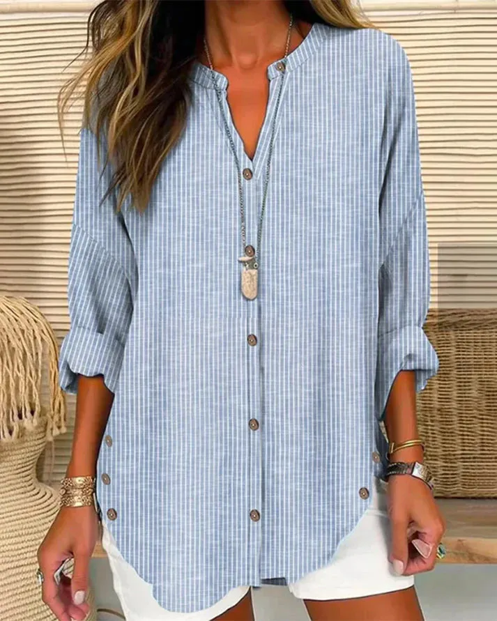Charm of nonchalance – loose-fitting striped blouse