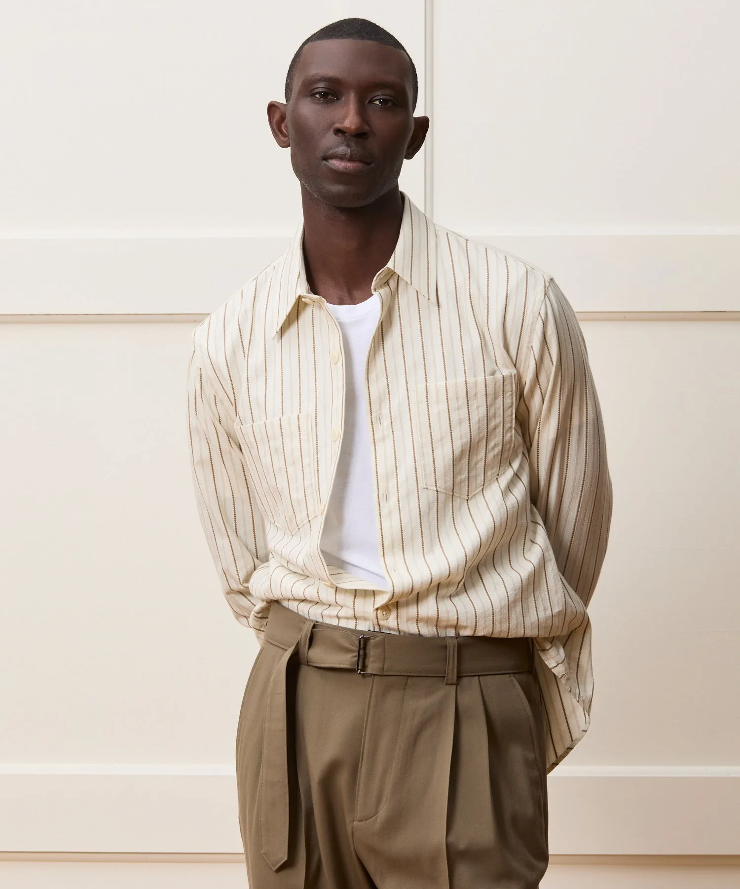 Classic Fit Dobby Two-Pocket Point Collar Shirt