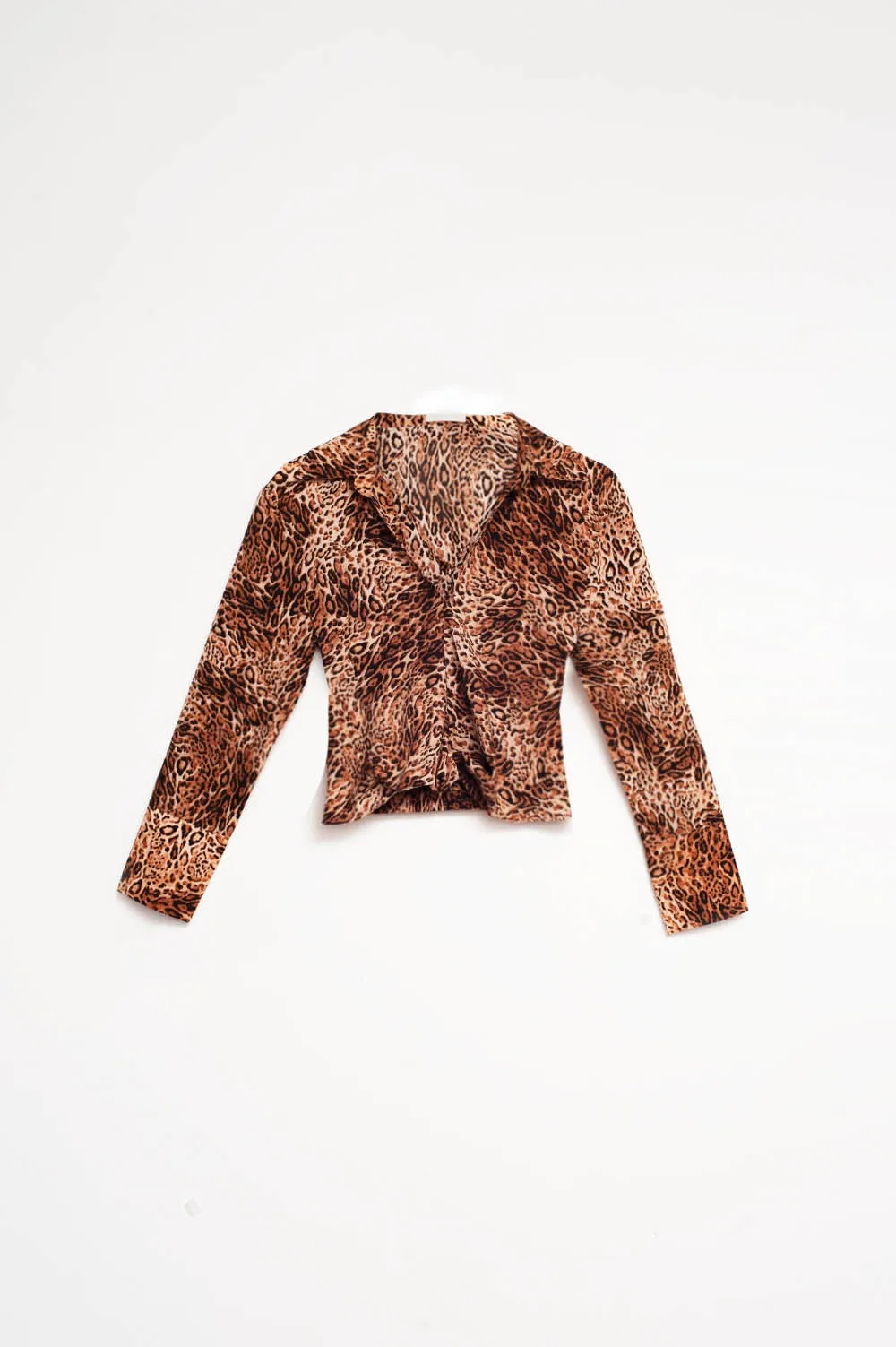 Cropped shirt in leopard