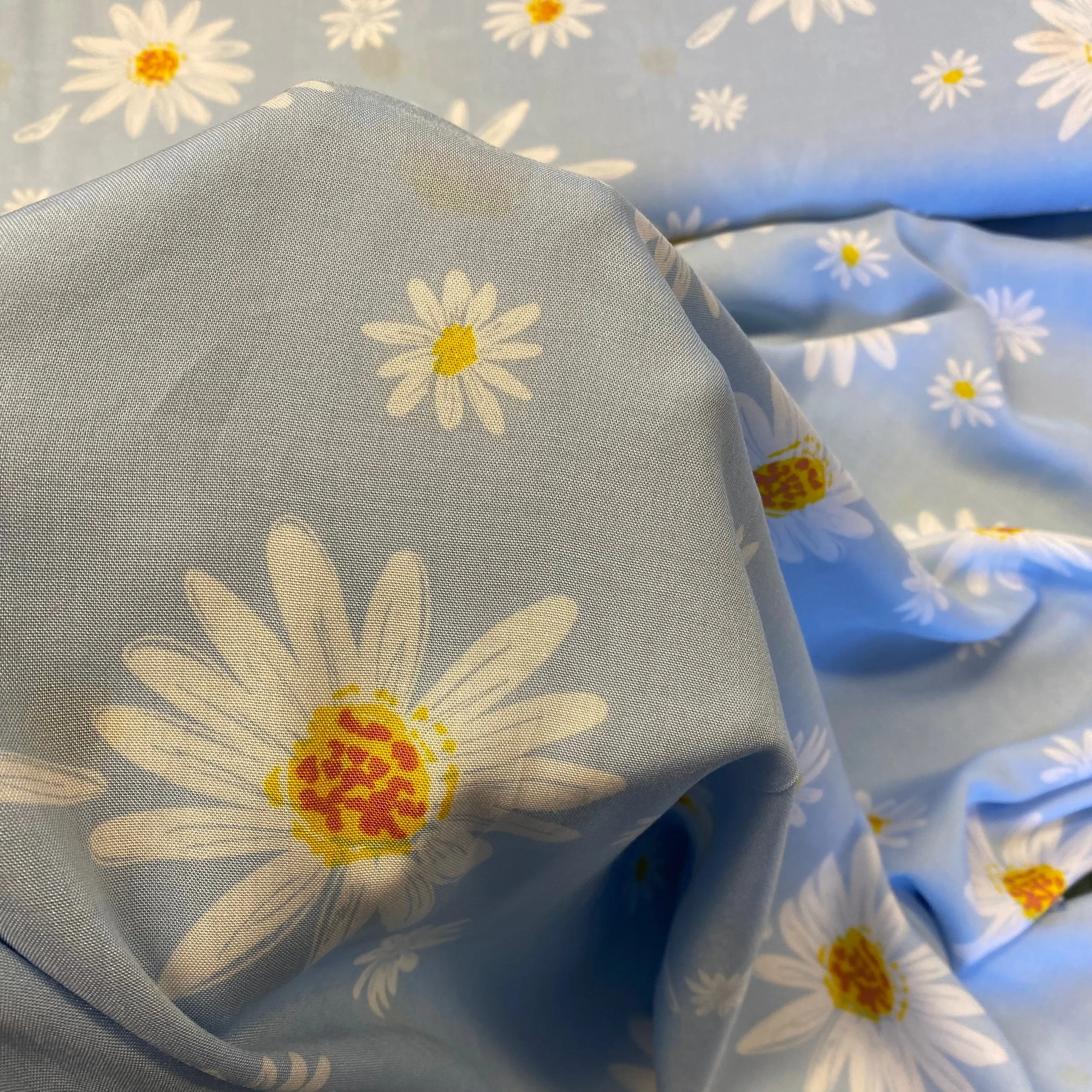 Daisy Viscose : Sky