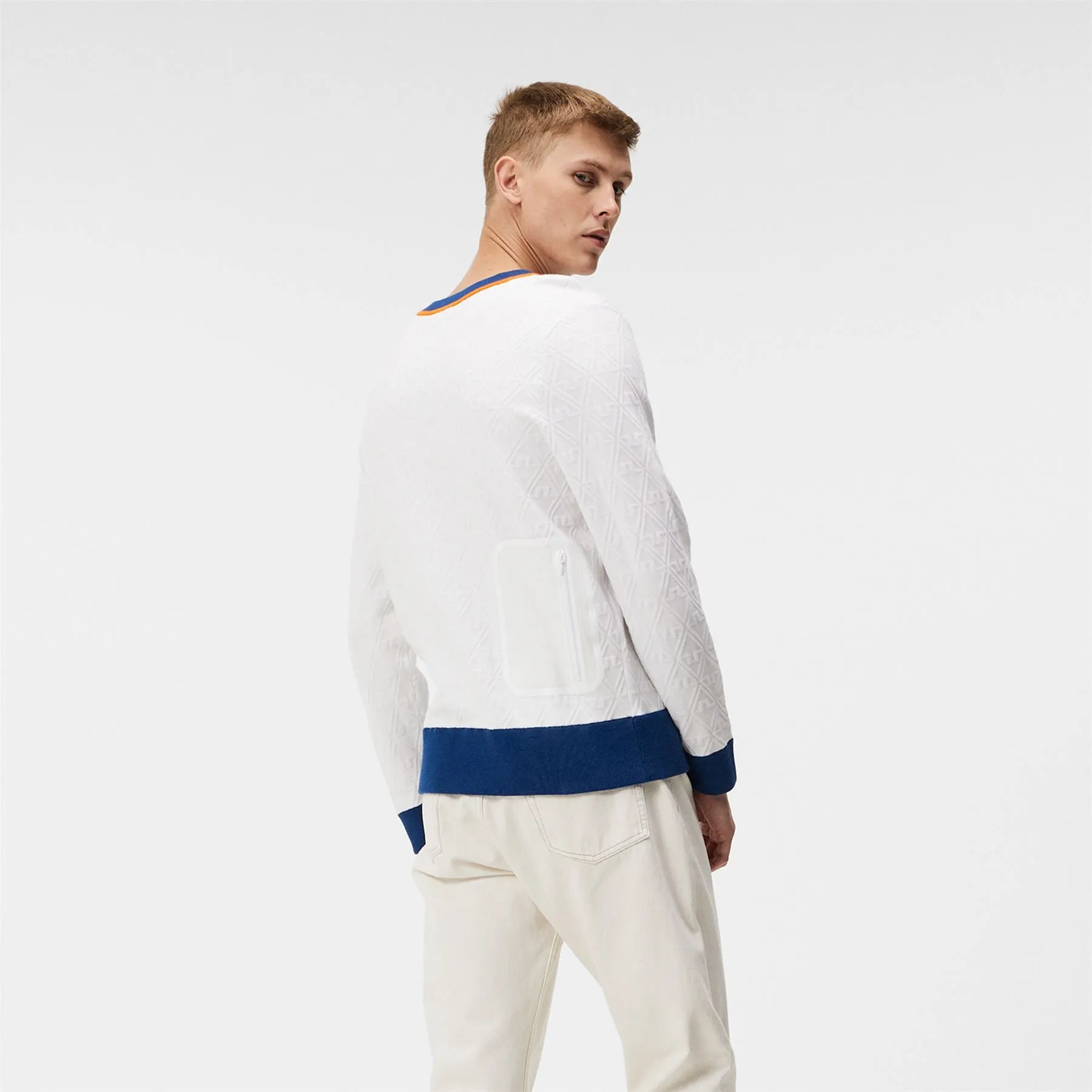 Finely Knitted Sweater White