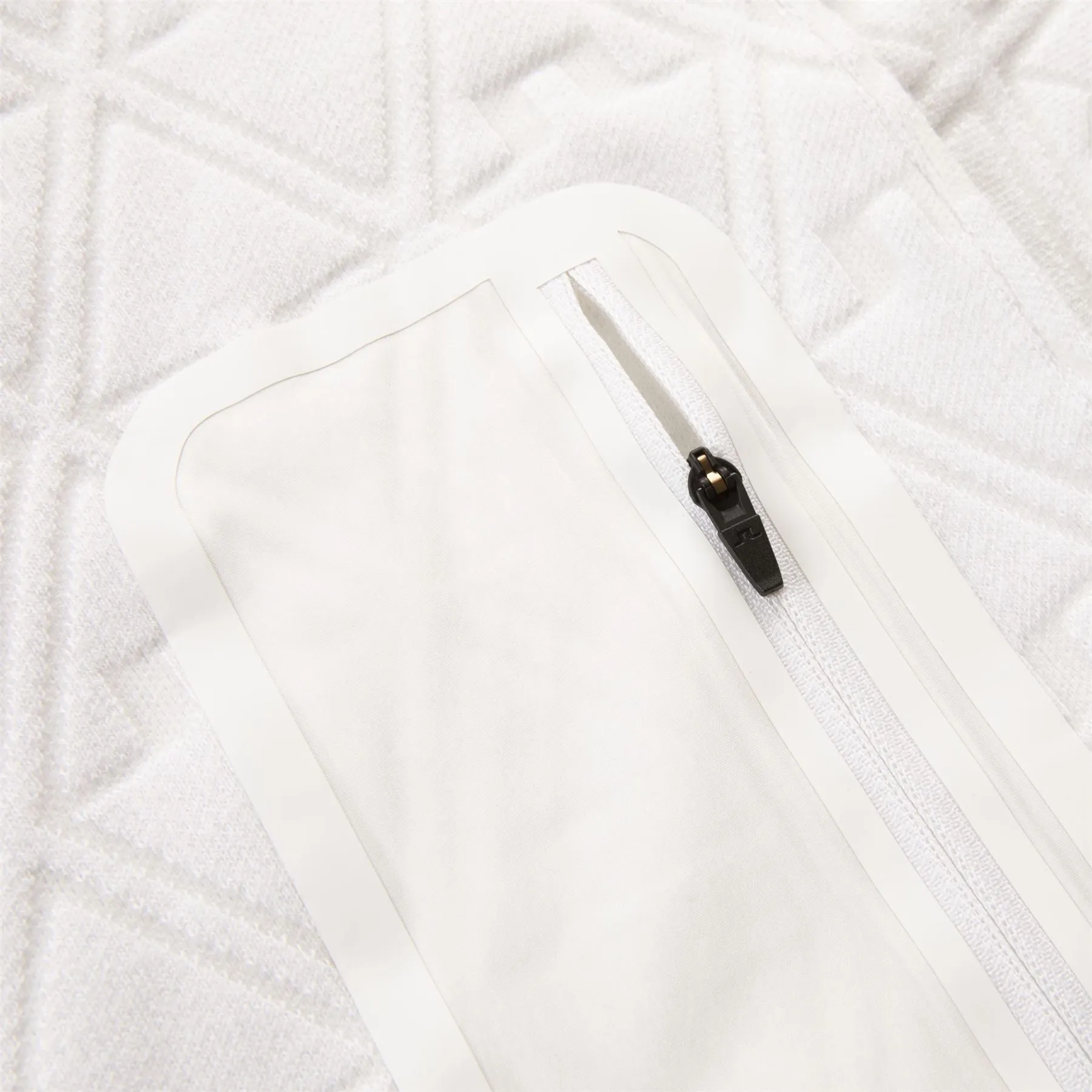 Finely Knitted Vest White
