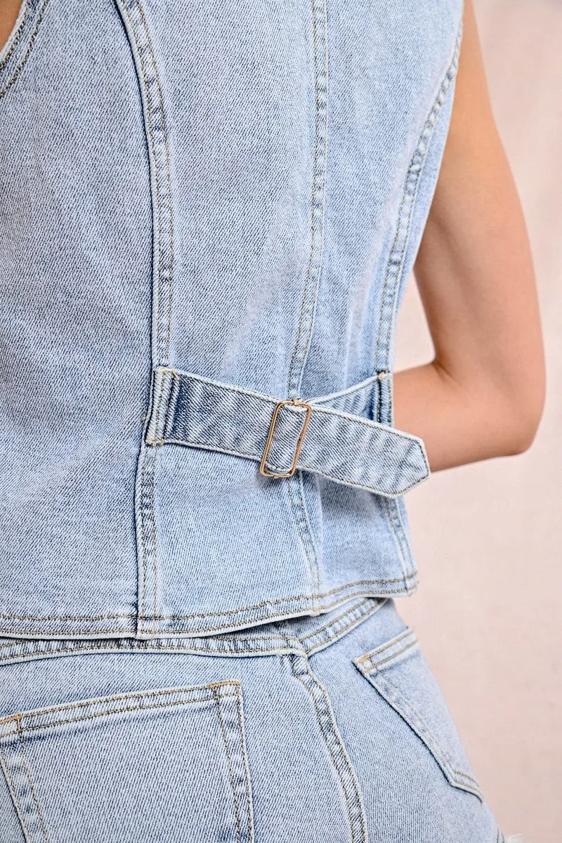 FITTED DENIM JACKET
