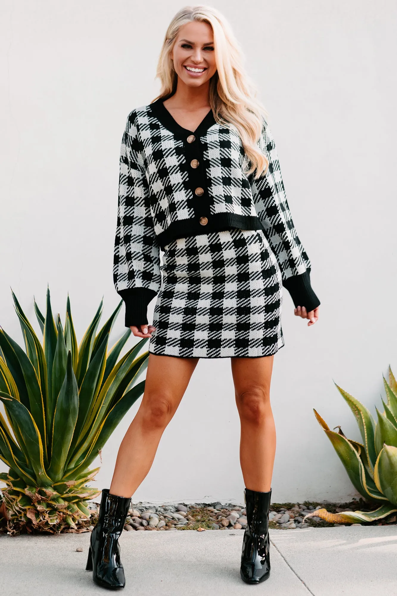 No Doubts Plaid Button-Down Crop Cardigan (Black)