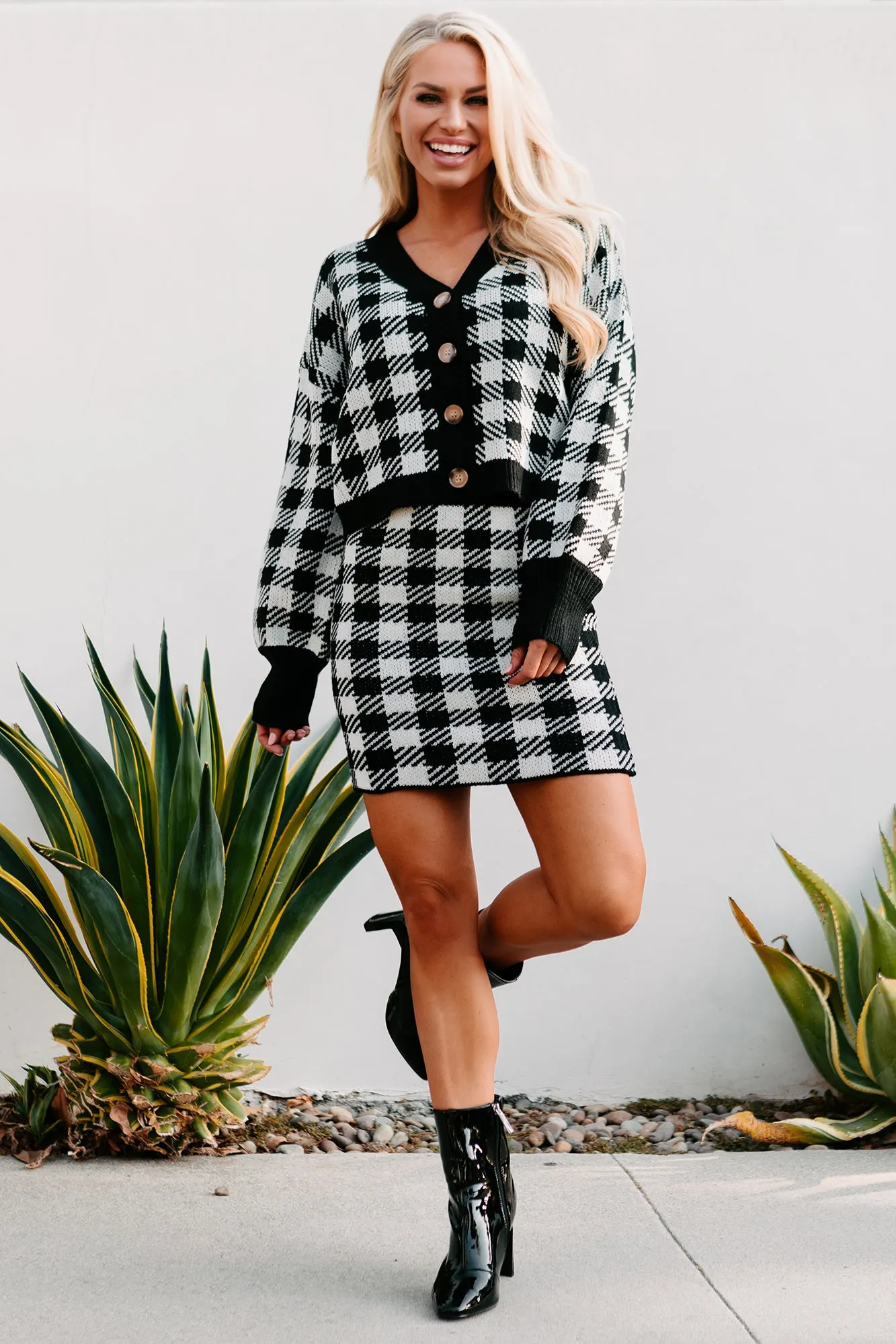 No Doubts Plaid Button-Down Crop Cardigan (Black)