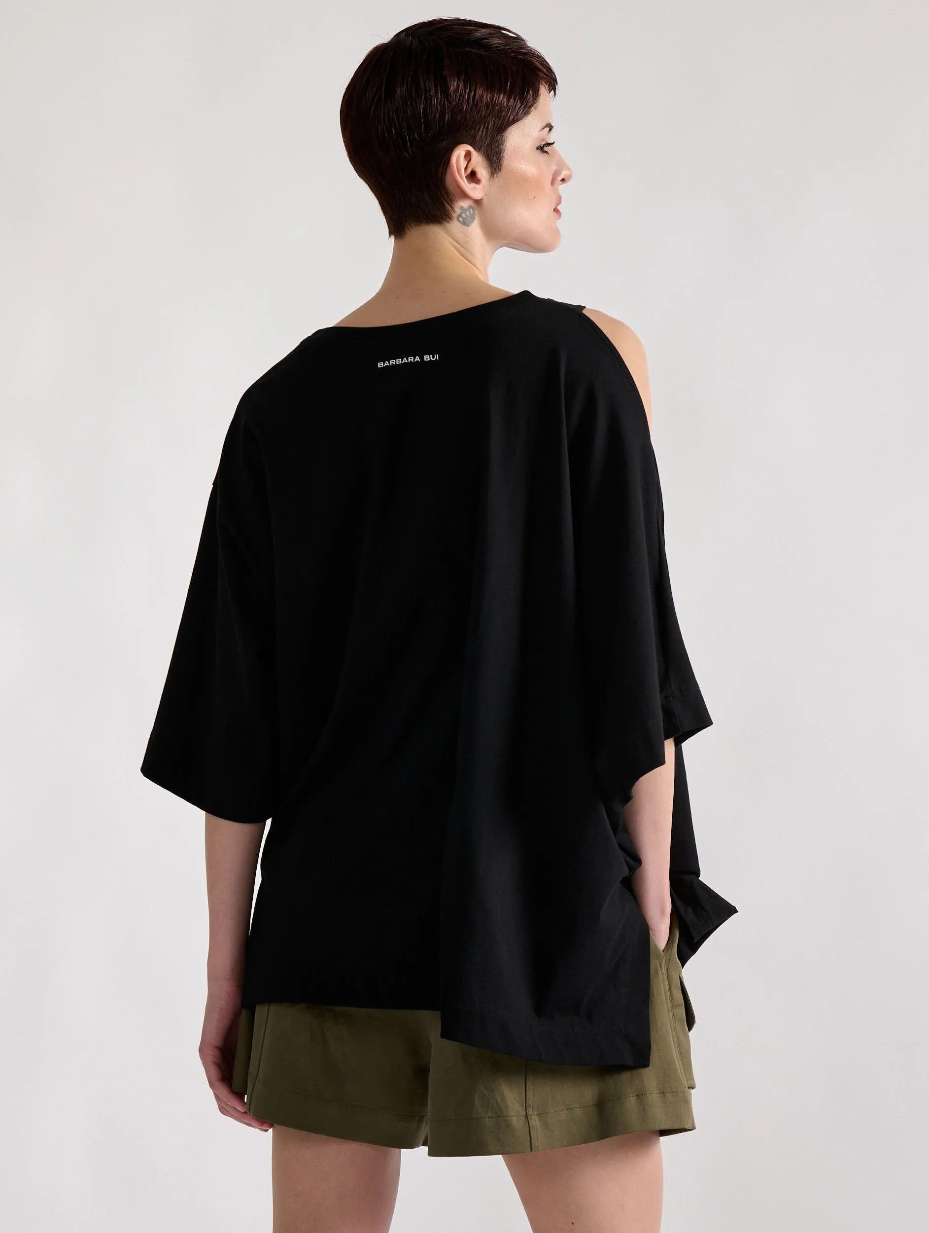 Oversized drape tee-shirt in black cotton jersey