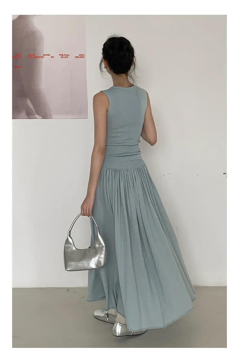 Oversized draping skirt