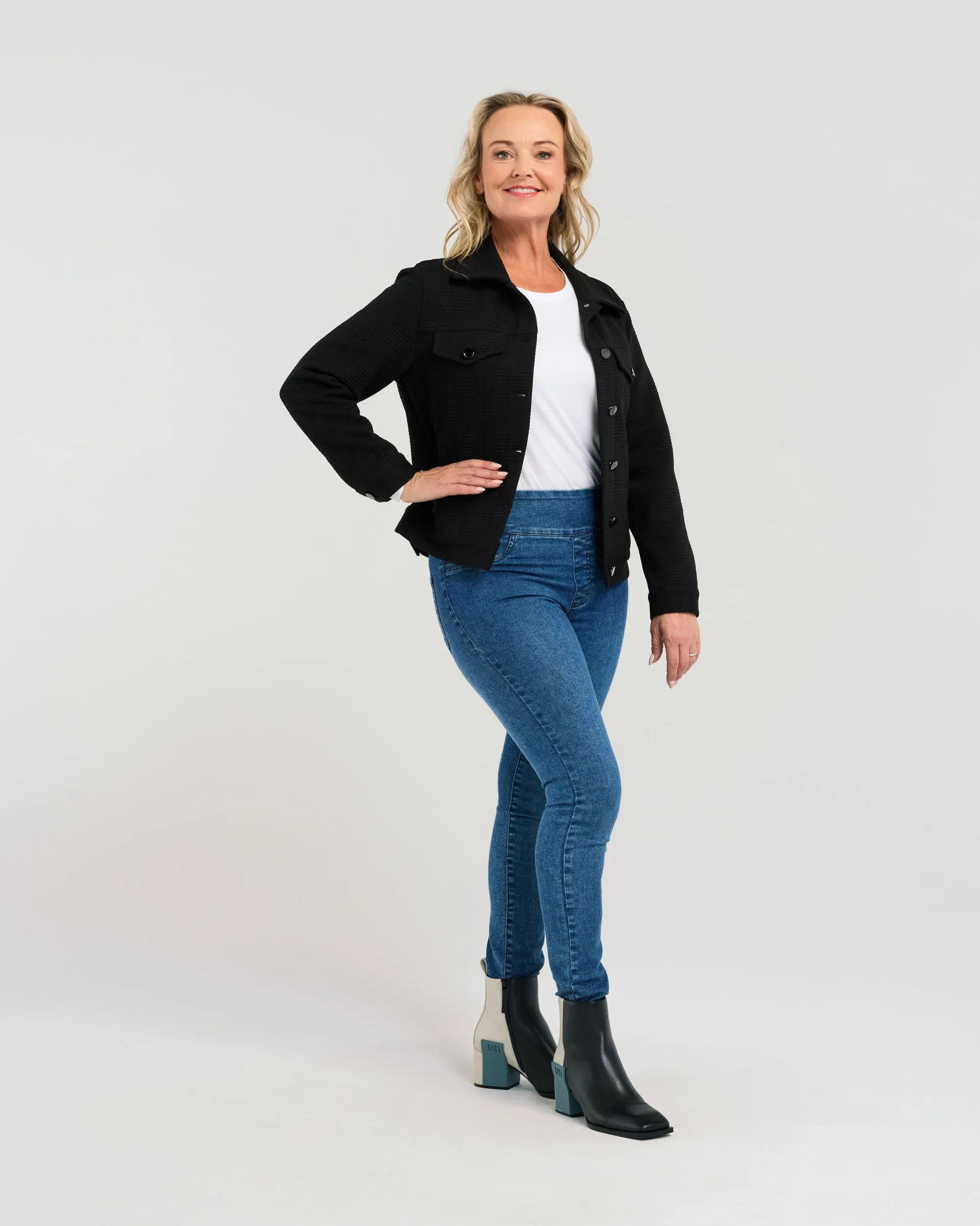 Savannah Jacket 	Black Waves