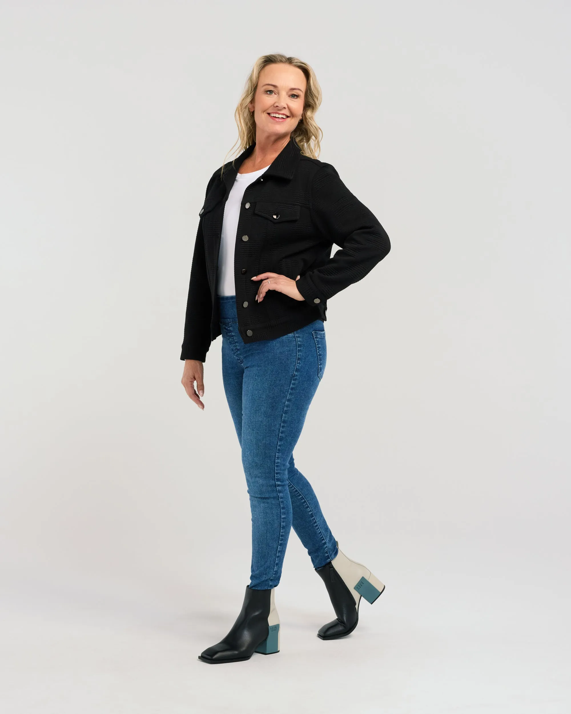 Savannah Jacket 	Black Waves