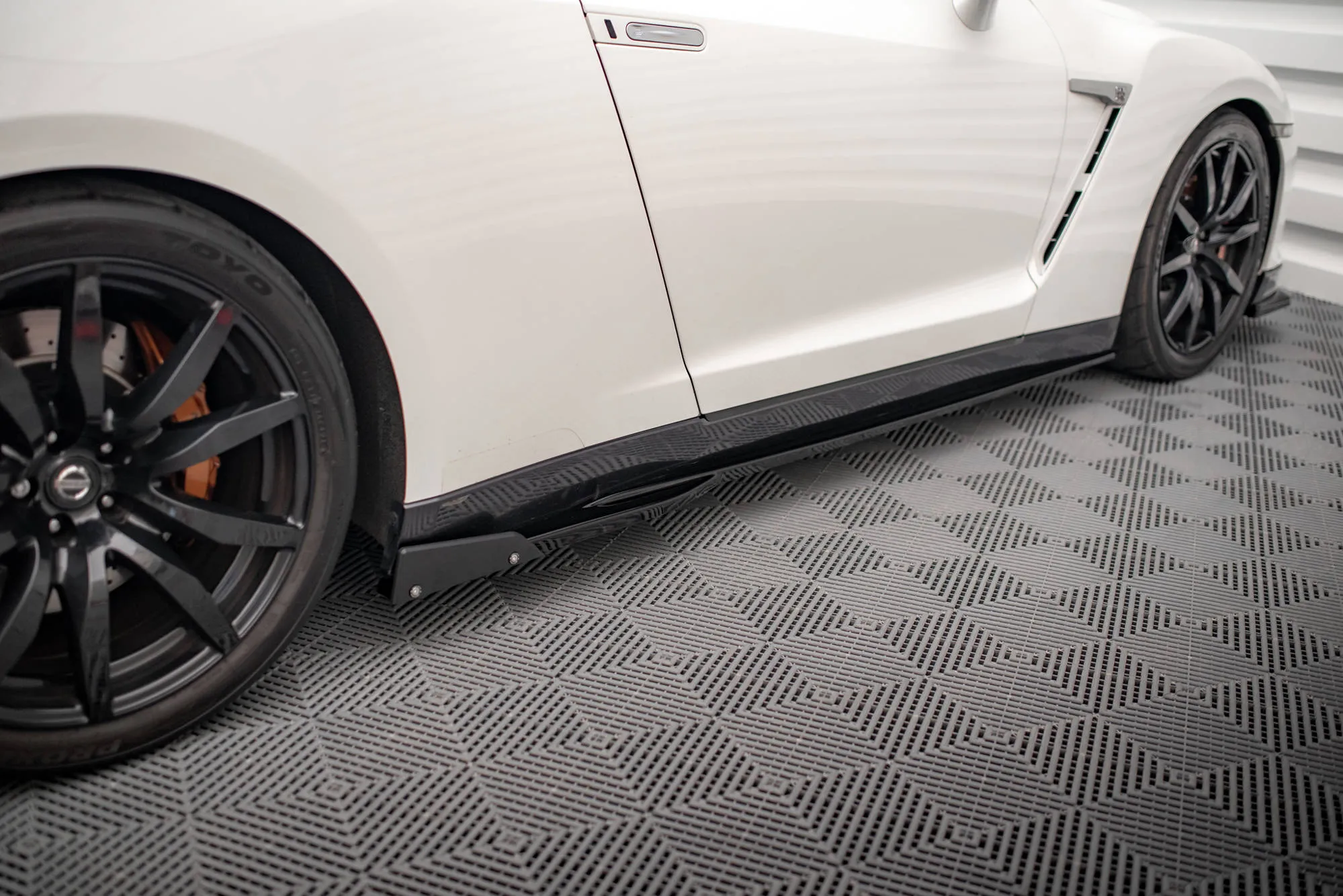 Side Skirts Diffusers   Flaps Nissan GTR R35 Facelift