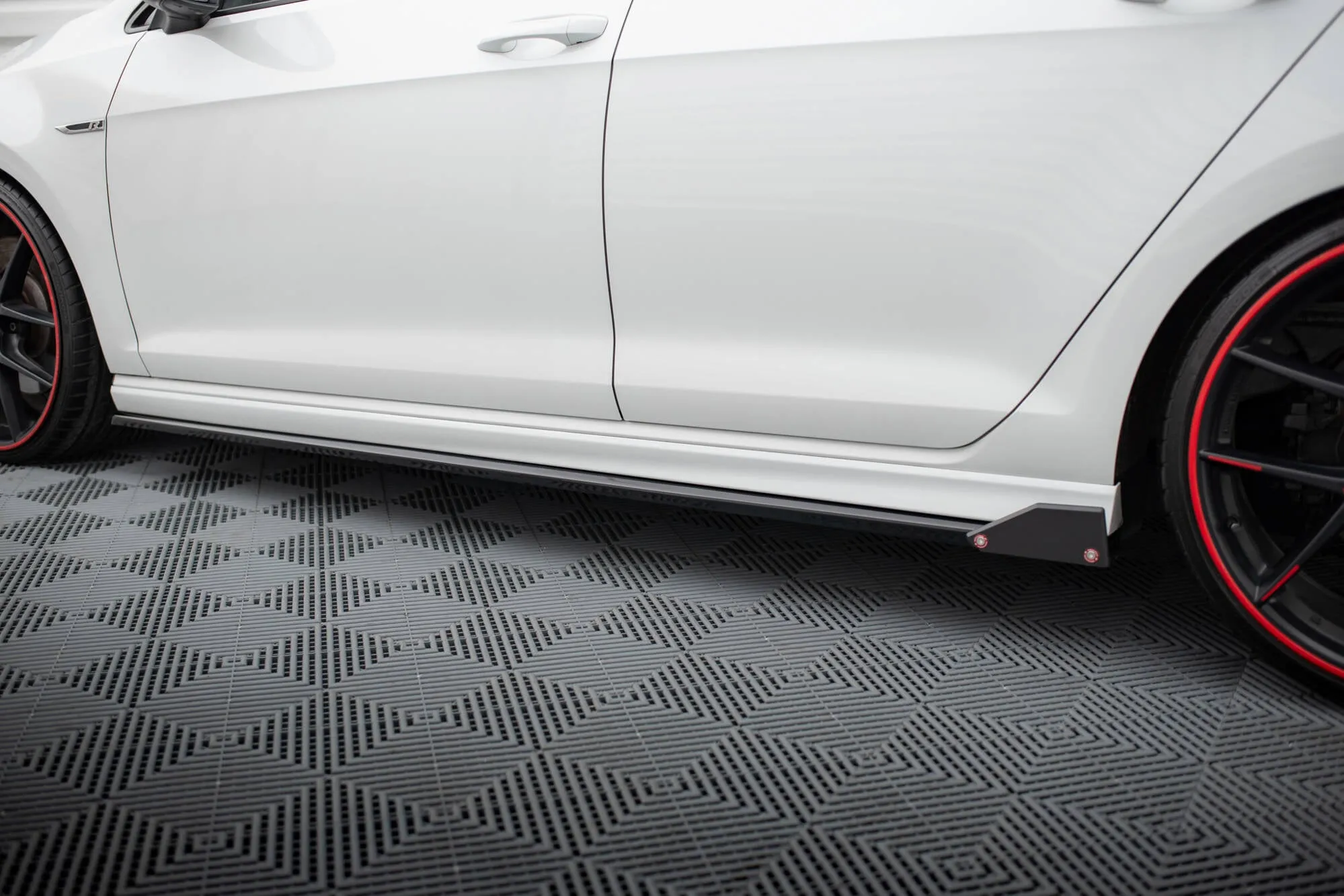 Side Skirts Diffusers V.3   Flaps Volkswagen Golf R Mk7