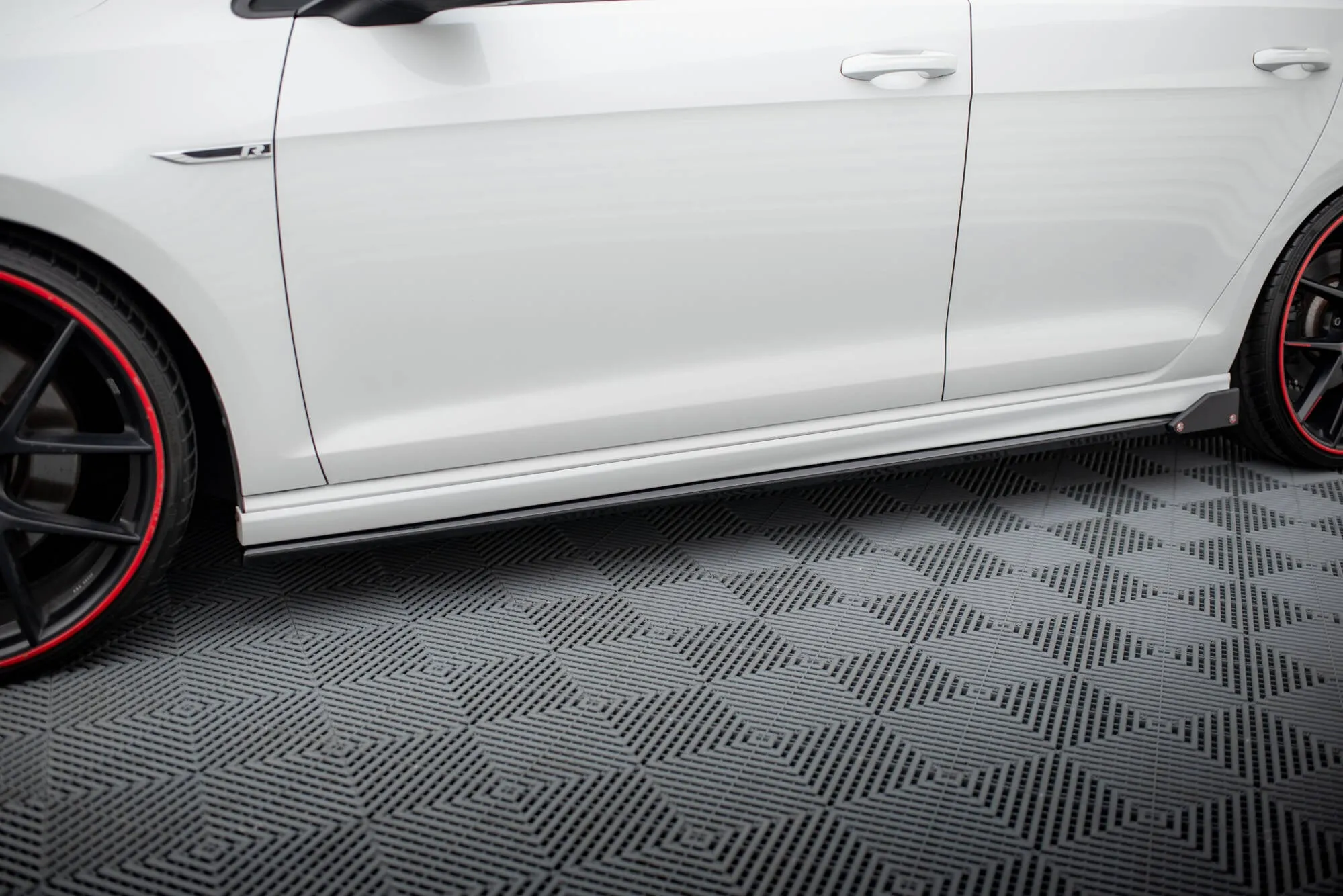 Side Skirts Diffusers V.3   Flaps Volkswagen Golf R Mk7
