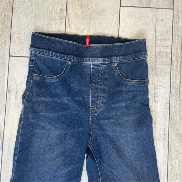 SPANX Cropped Flare Raw Hem Jeans Size Xs