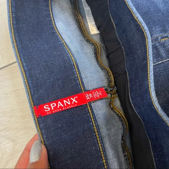 SPANX Cropped Flare Raw Hem Jeans Size Xs