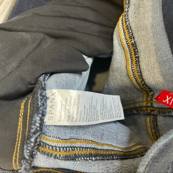 SPANX Cropped Flare Raw Hem Jeans Size Xs