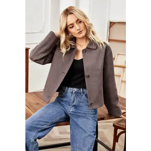 Stylish Collared Neck Jacket for the Modern Woman