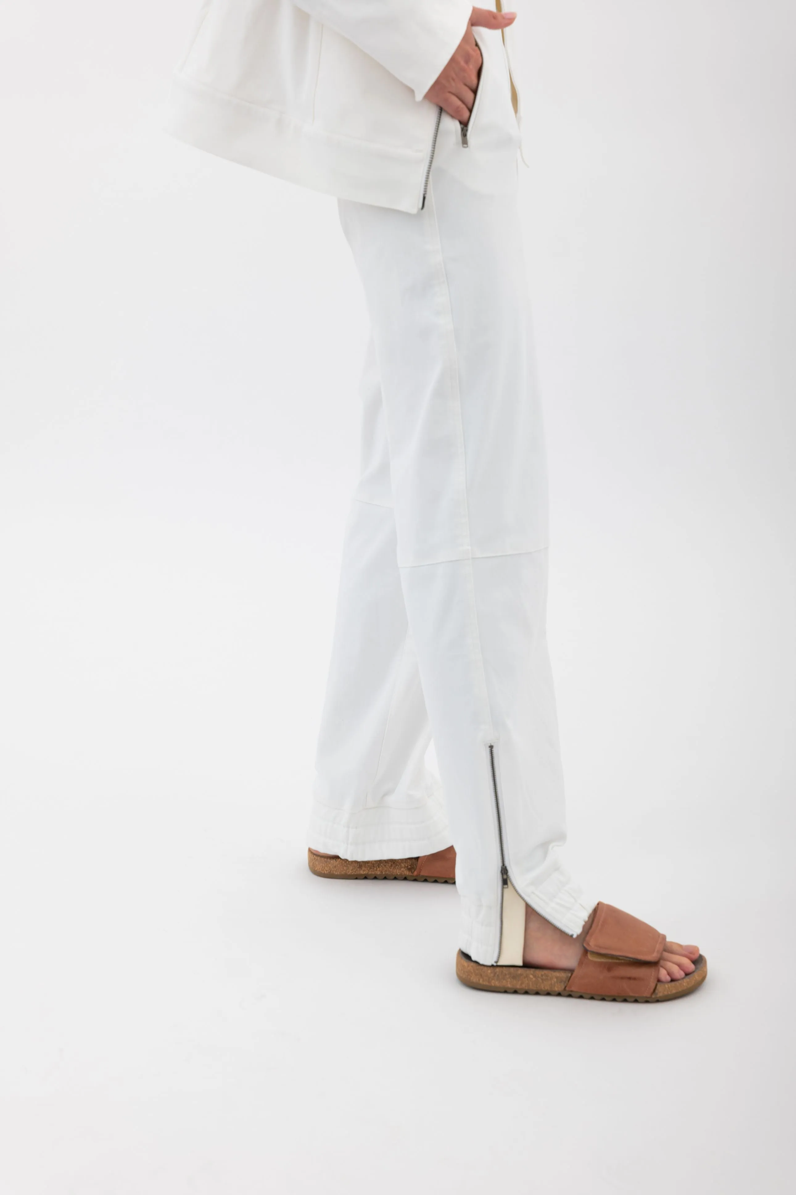 Tech Stretch Jogger with Ankle Cuff Zip Vent - VALORA