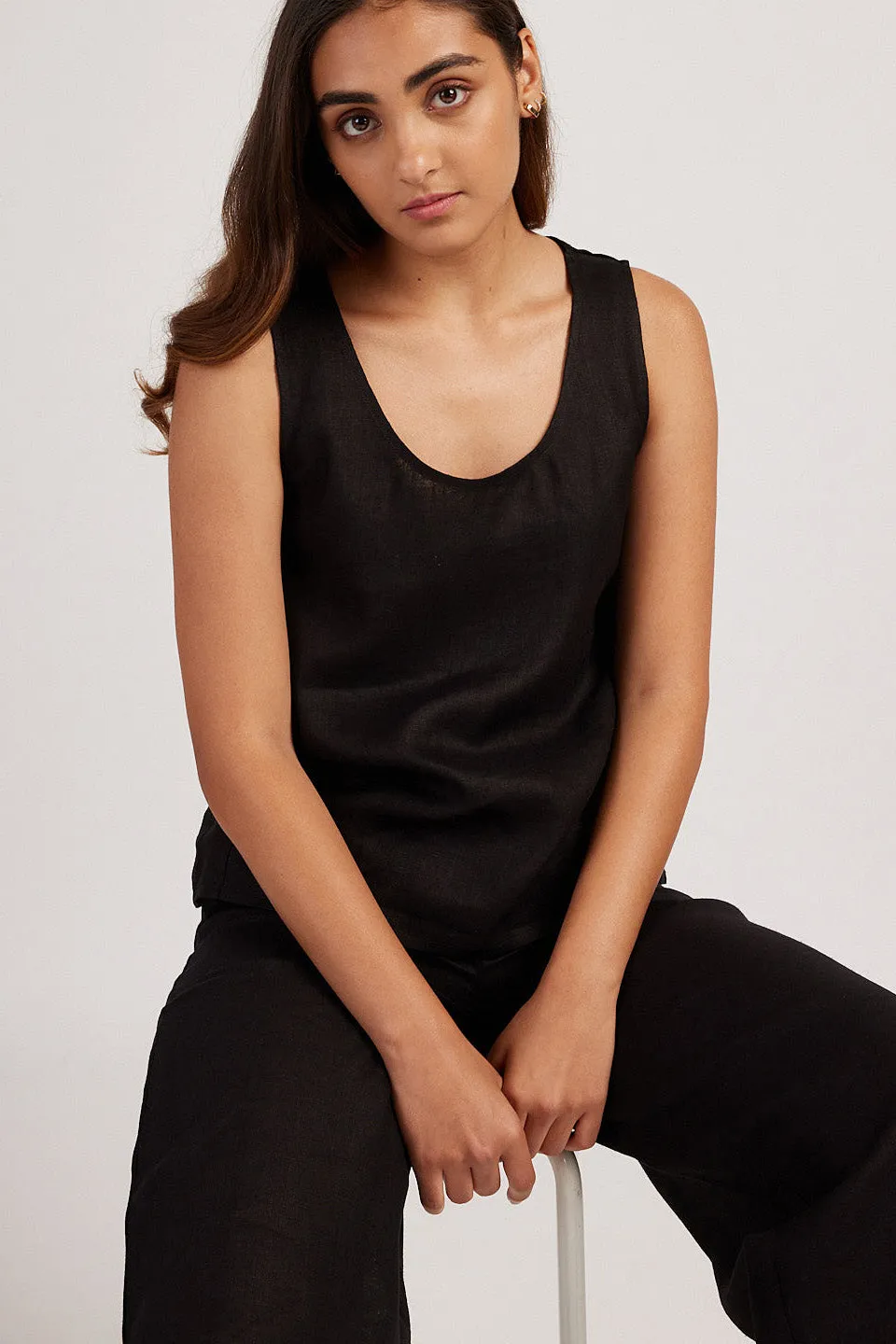 The Linen Round Neck Tank