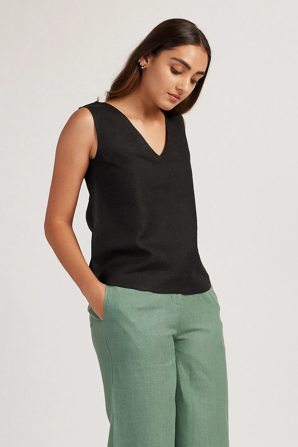 The Linen V Neck Tank
