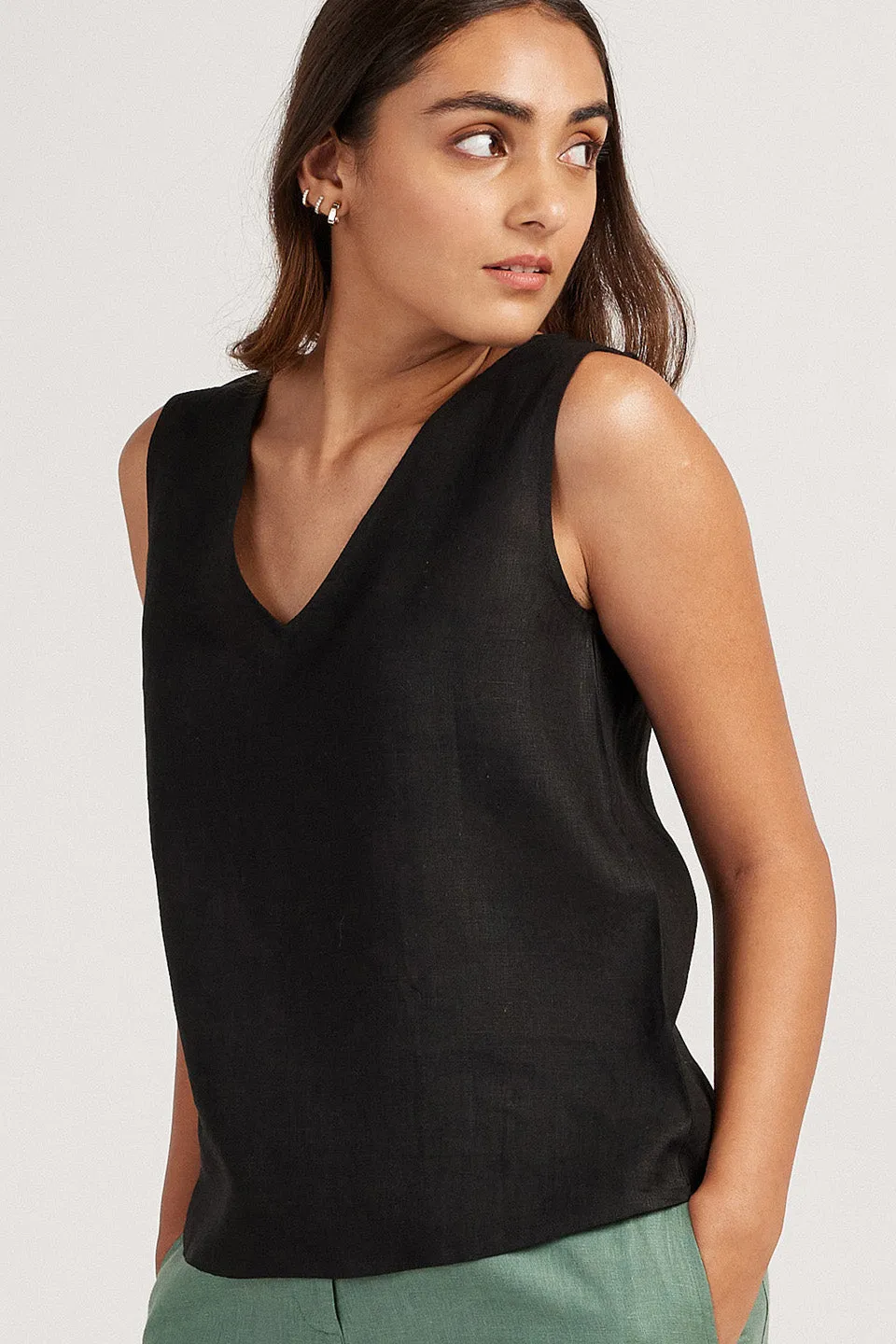 The Linen V Neck Tank