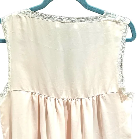 Vintage Christian Dior Full length Soft Pink Lace Trim Nightgown