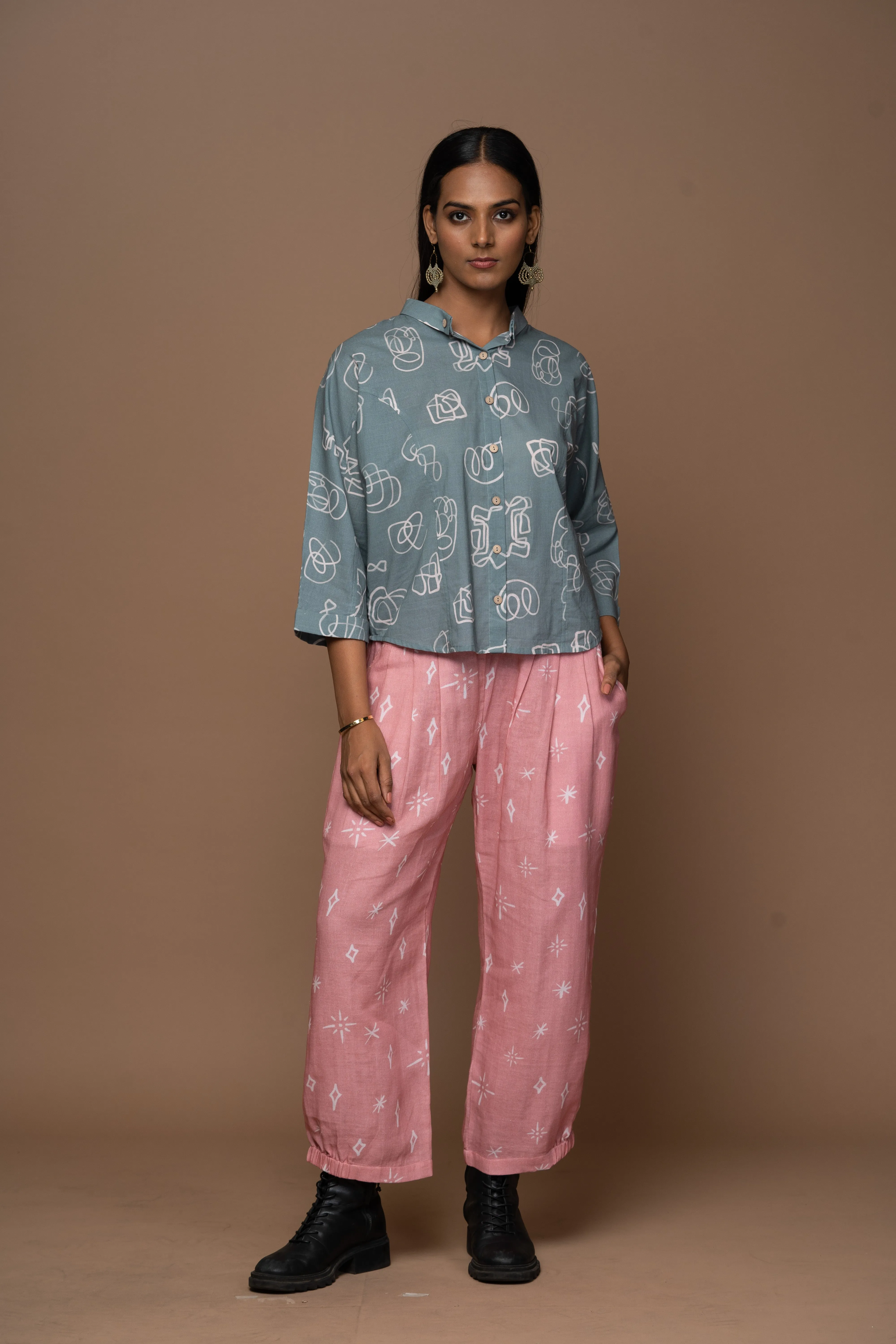 Whisper Pleats Pants in All My Friends Pattern